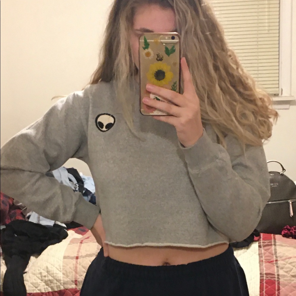 🦋cropped crew neck🦋